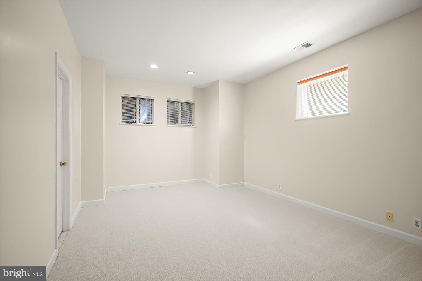 1620 Foxhall Rd Nw Property Photo 21
