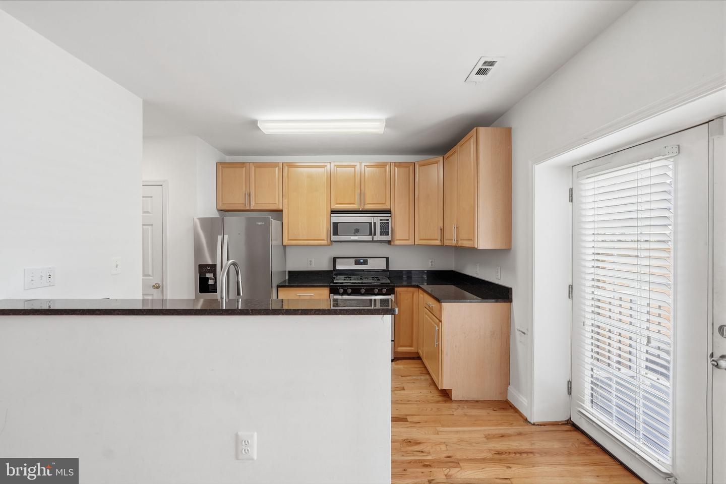 601 Kenyon St Nw #a Property Photo 9