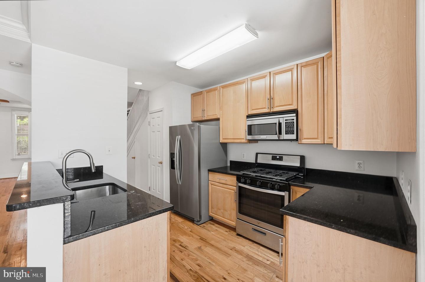 601 Kenyon St Nw #a Property Photo 10
