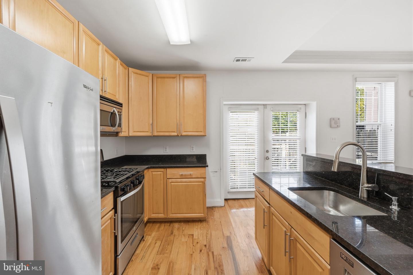 601 Kenyon St Nw #a Property Photo 11