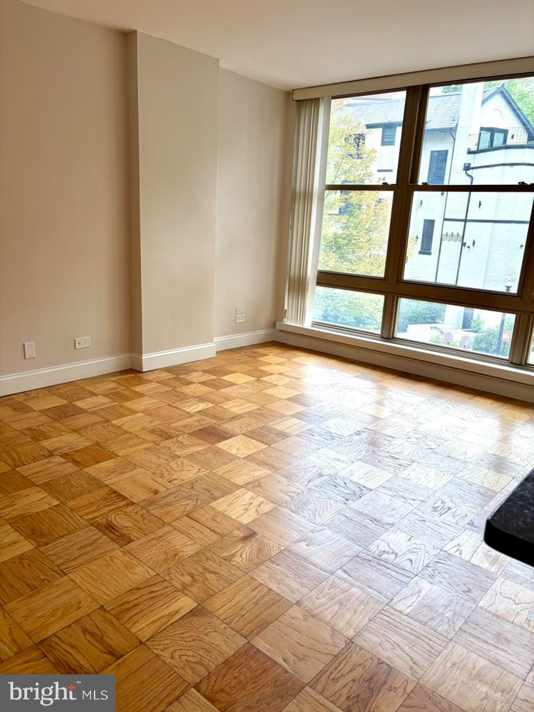 1260 21st St Nw #301 Property Photo 4