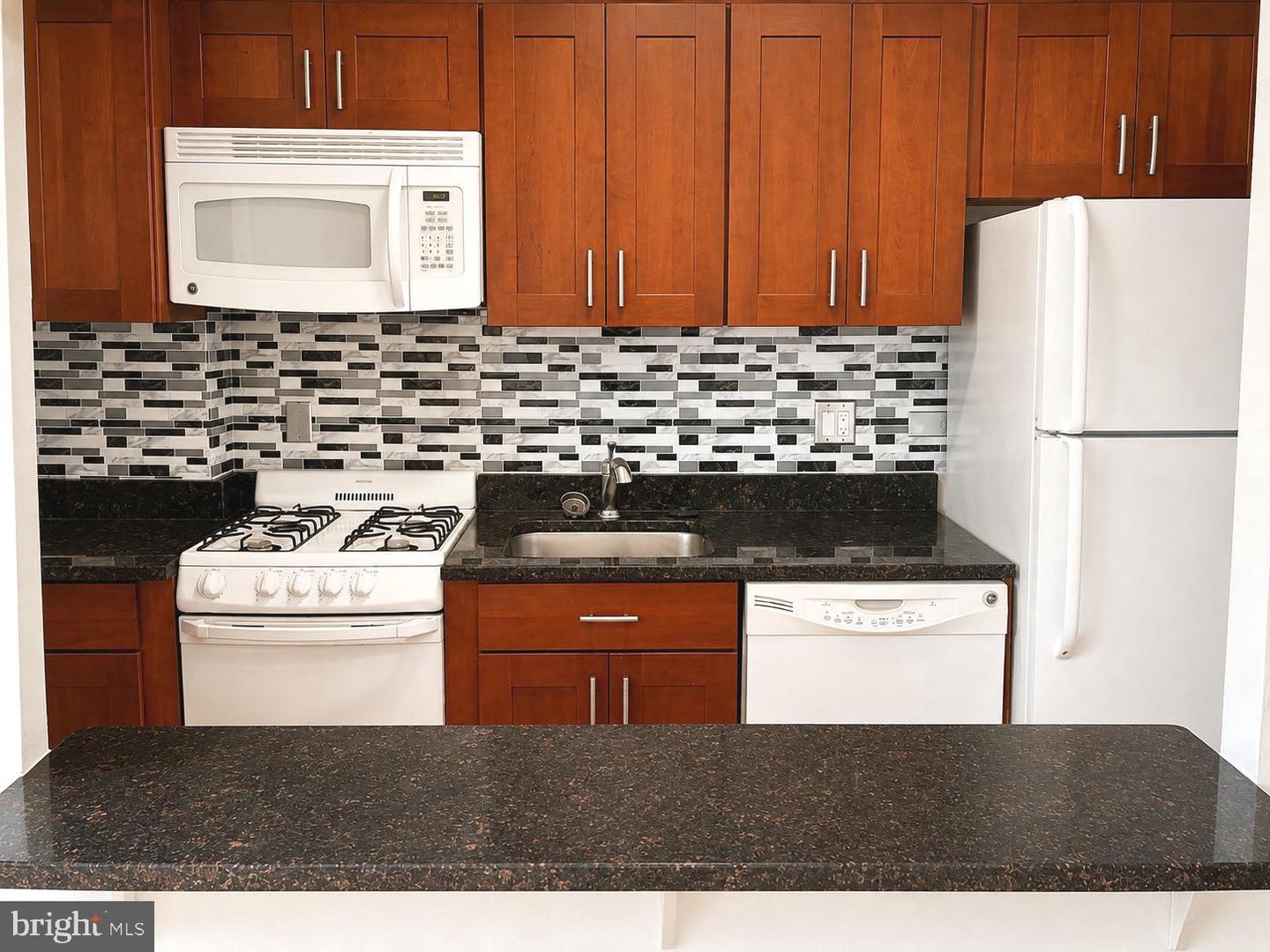 1260 21st St Nw #301 Property Photo 6
