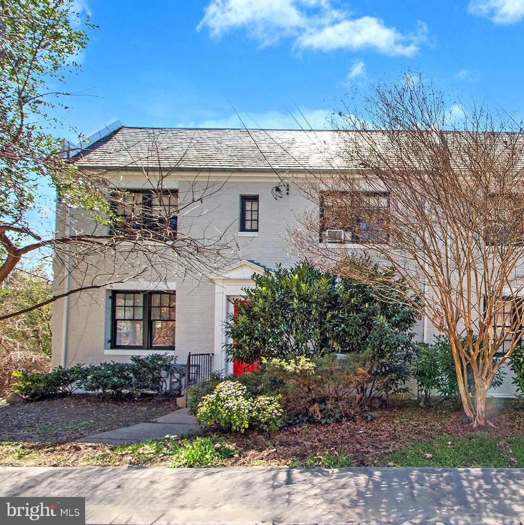 4474 Macarthur Blvd Nw Property Photo 2