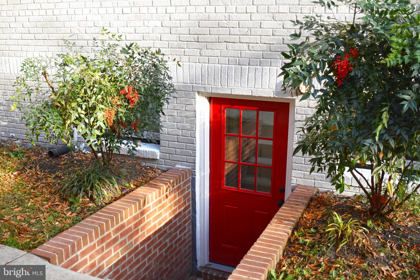 4474 Macarthur Blvd Nw Property Photo 4
