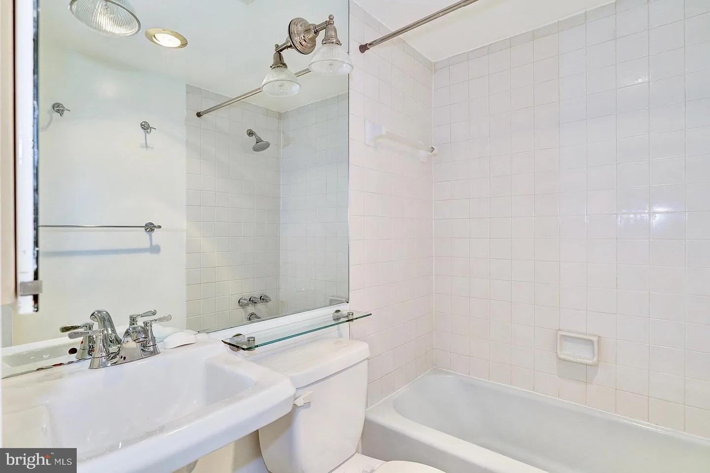 1748 Corcoran St Nw #2b Property Photo 9