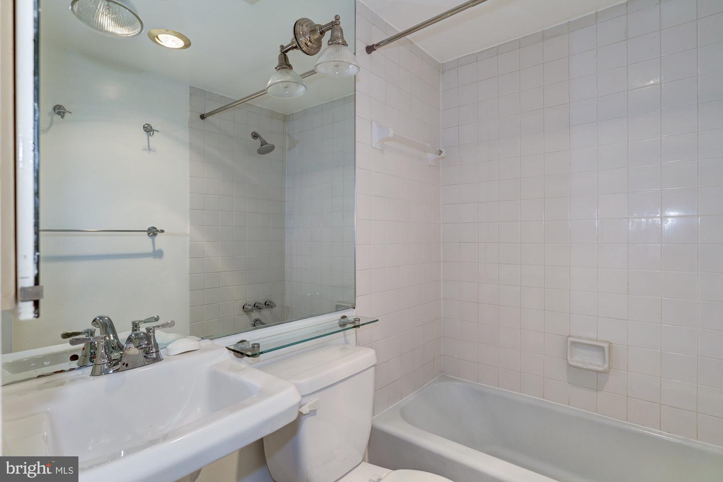 1748 Corcoran St Nw #2b Property Photo 17