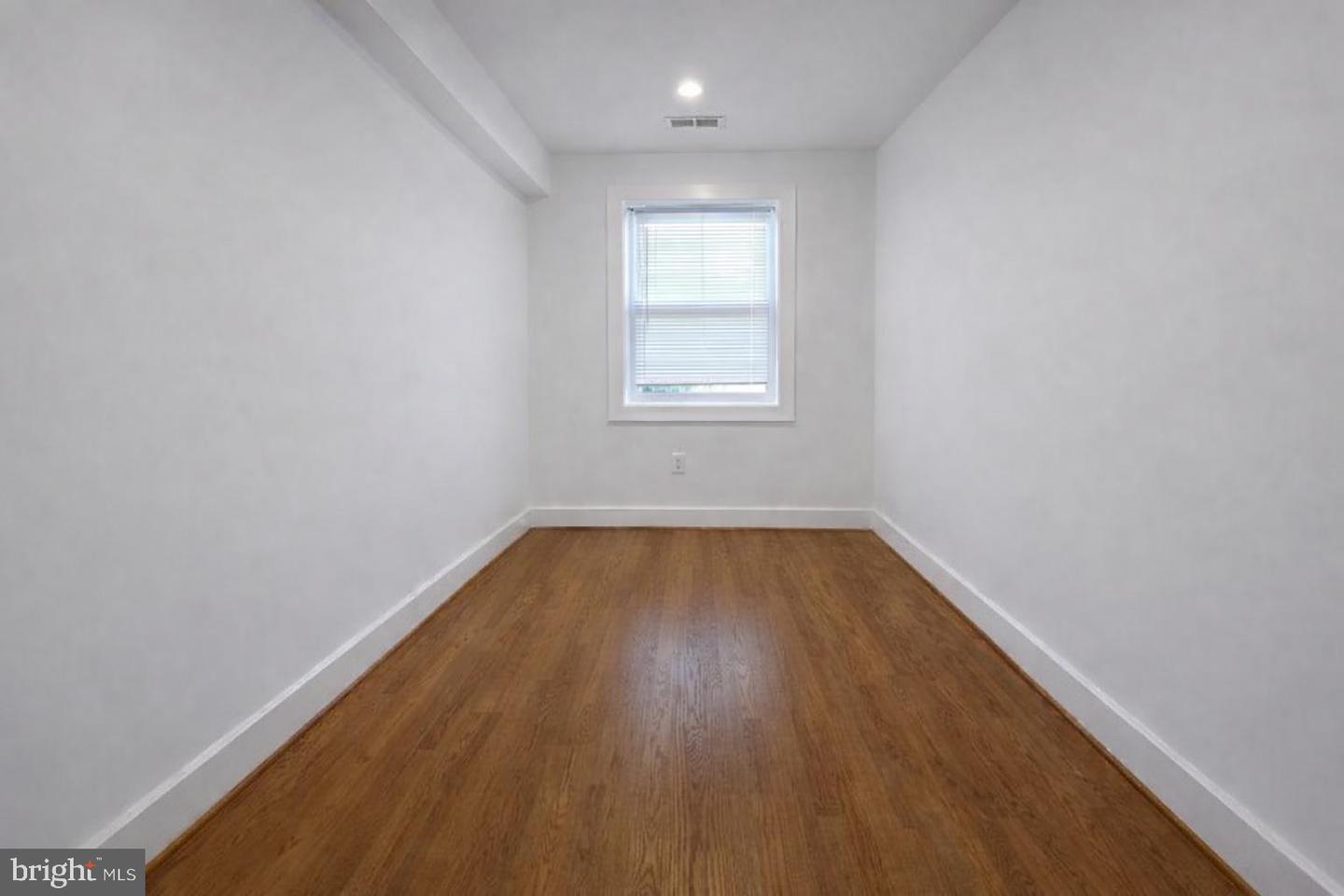 604 17th St Ne #unit 2 Property Photo 5