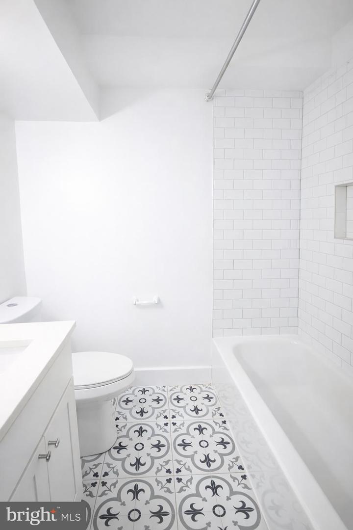604 17th St Ne #unit 2 Property Photo 6