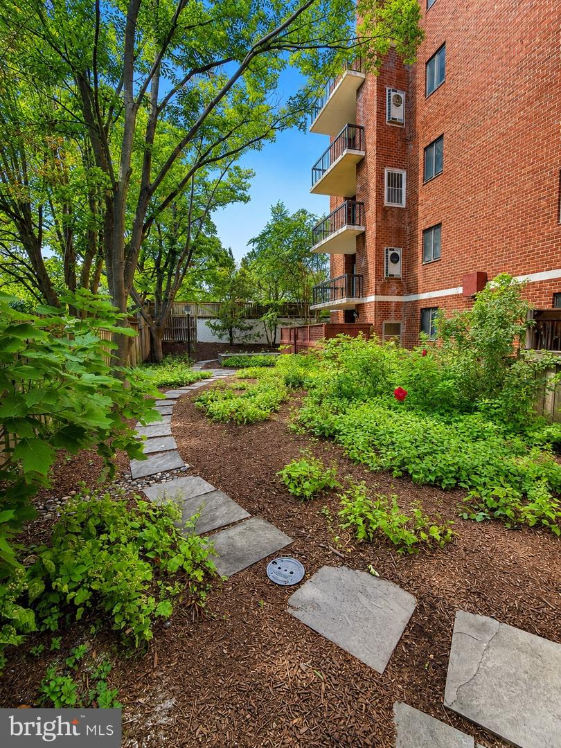 2320 Wisconsin Ave Nw #202a Property Photo 16