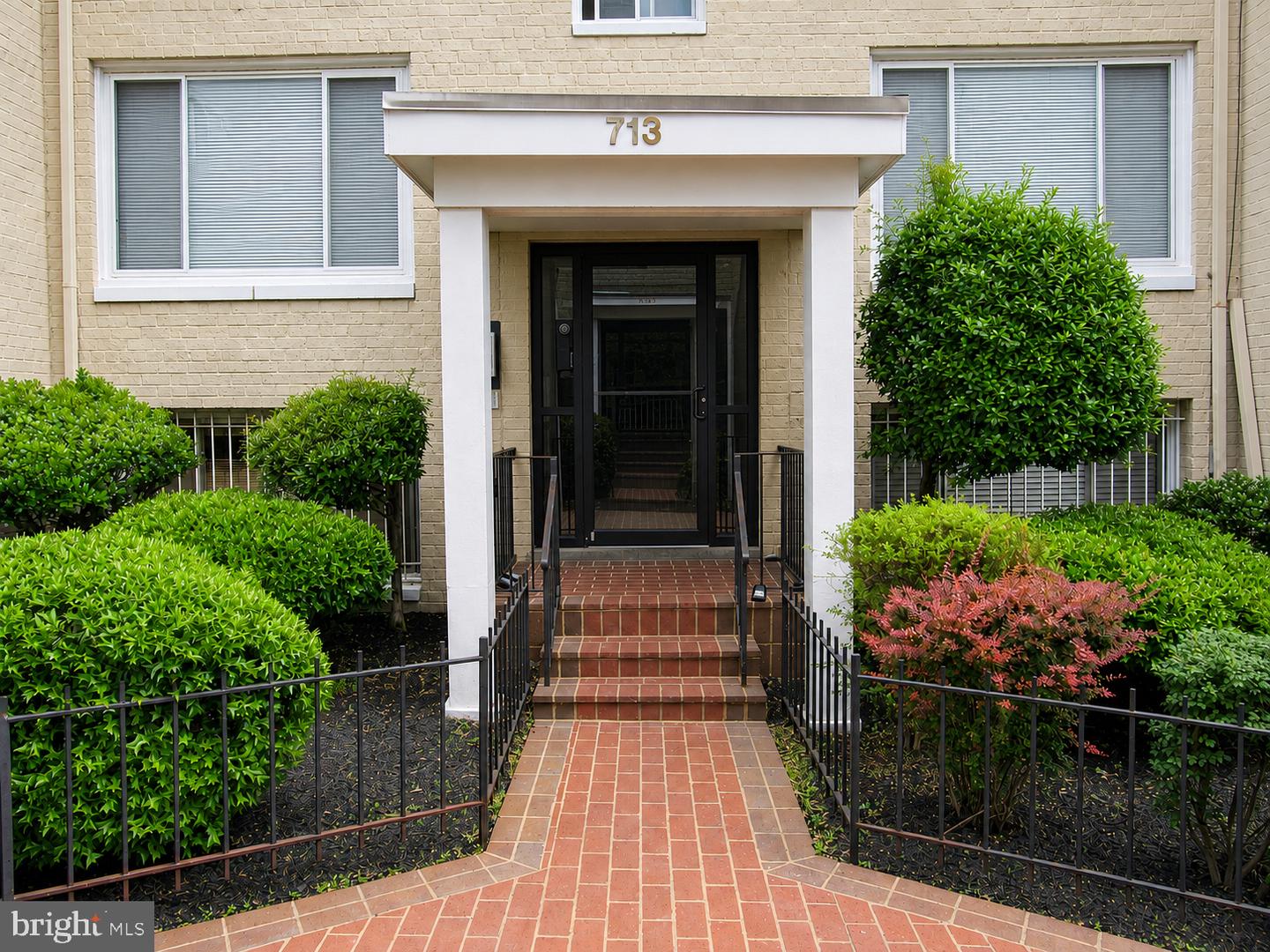 713 BRANDYWINE ST SE #B3 Property Photo 1