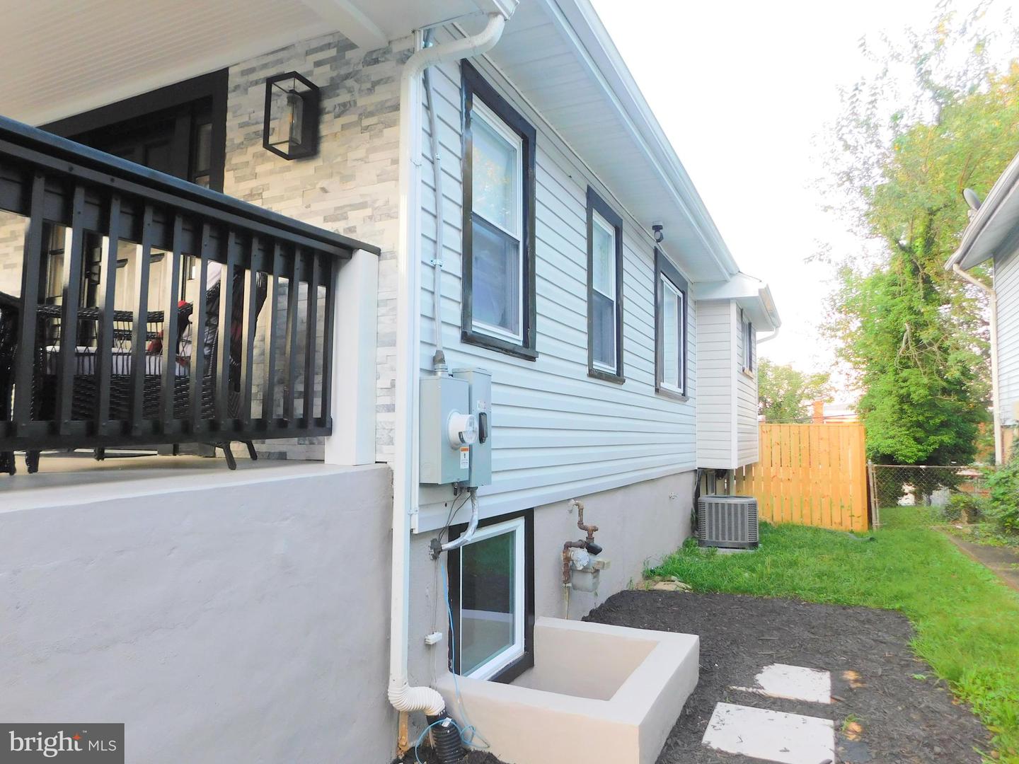 24 53rd Pl Se Property Photo 3