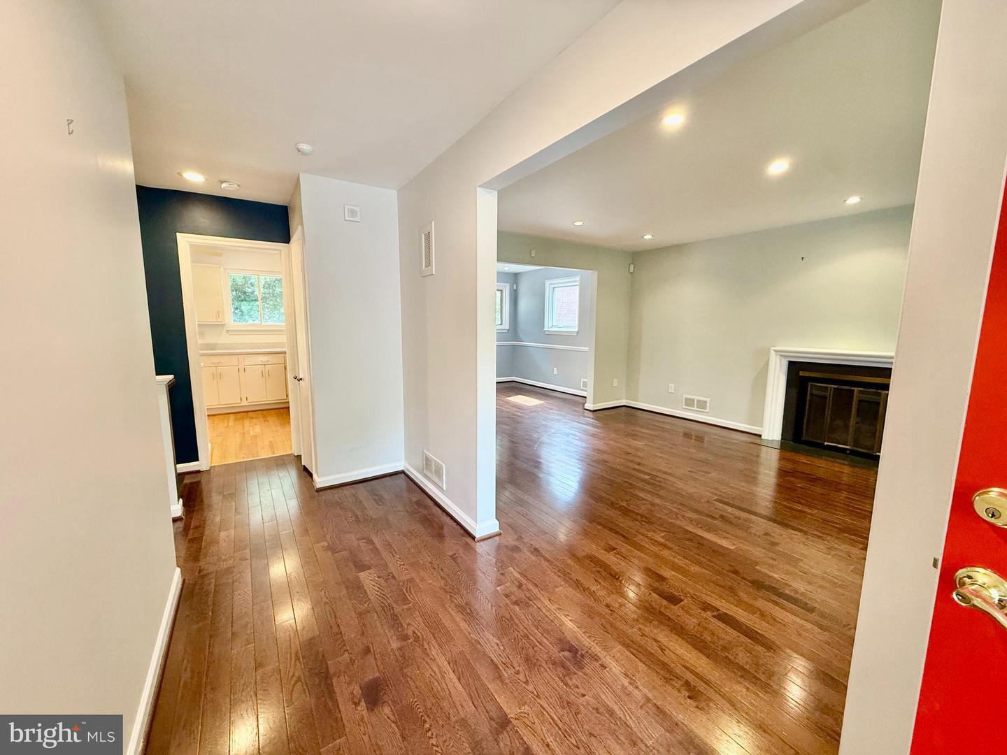 4439 Springdale St Nw Property Photo 3