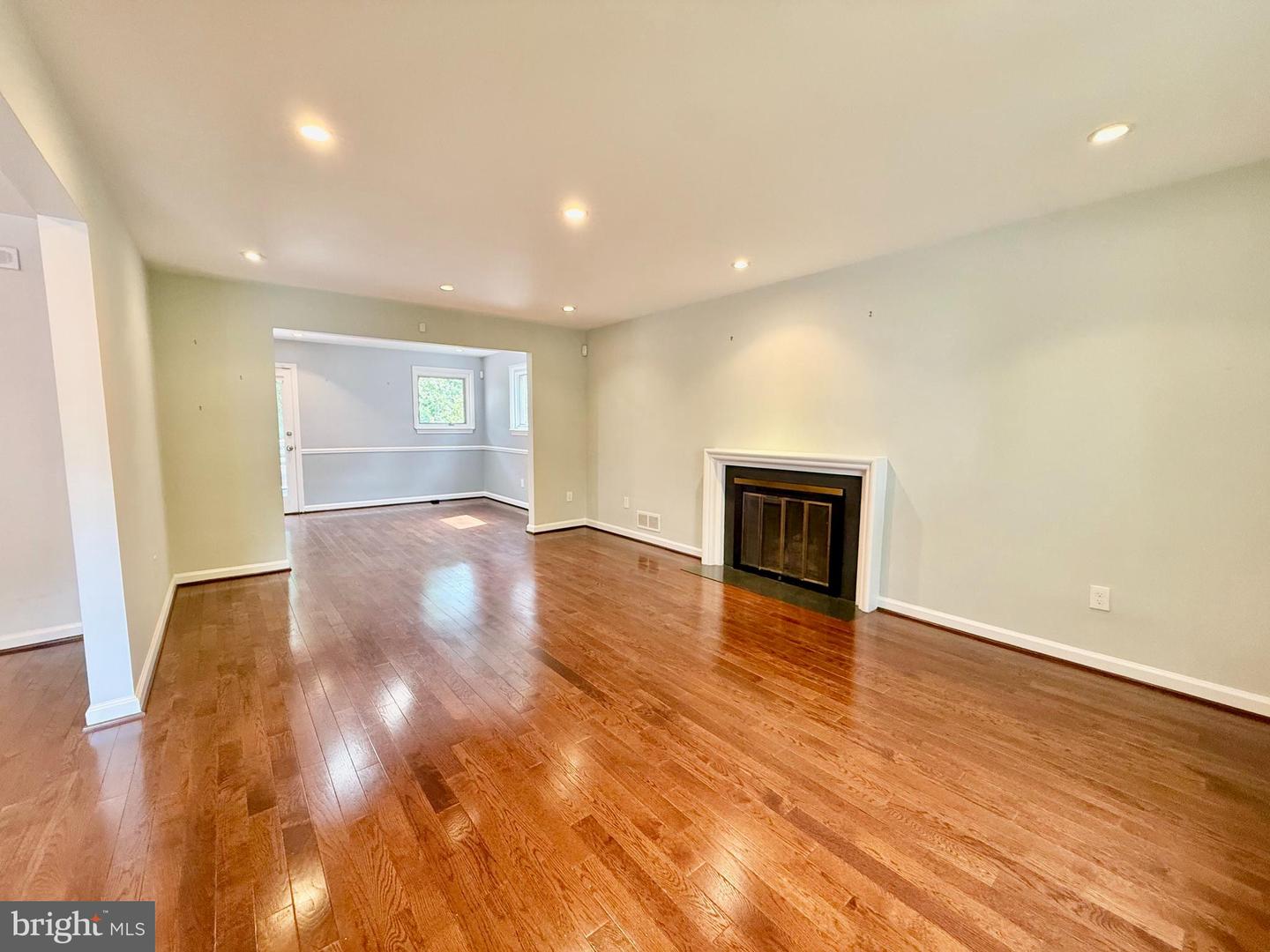4439 Springdale St Nw Property Photo 5