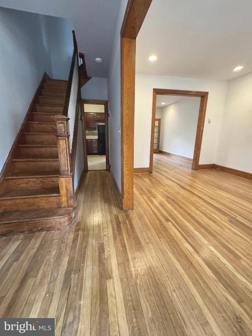 3626 12th St Ne #upper Level Property Photo 2