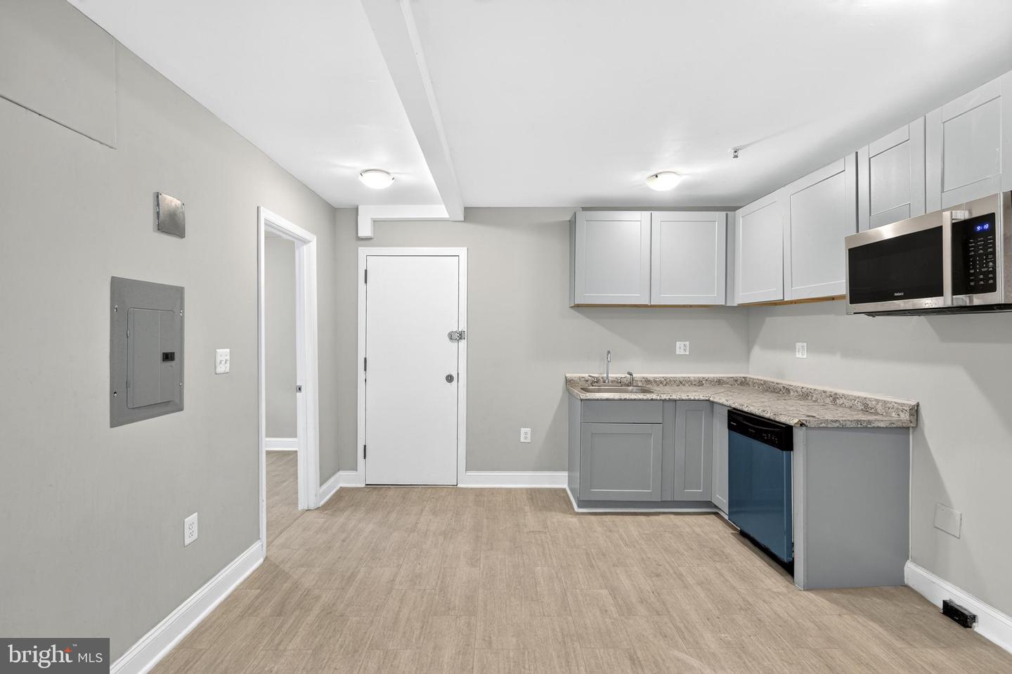 109 Wayne Pl Se Property Photo 4