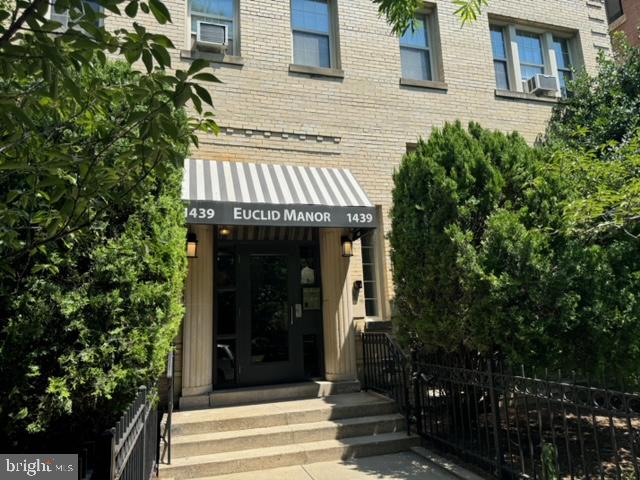 1439 Euclid St Nw #104 Property Photo 12