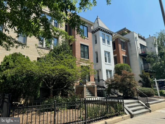 1439 Euclid St Nw #104 Property Photo 13