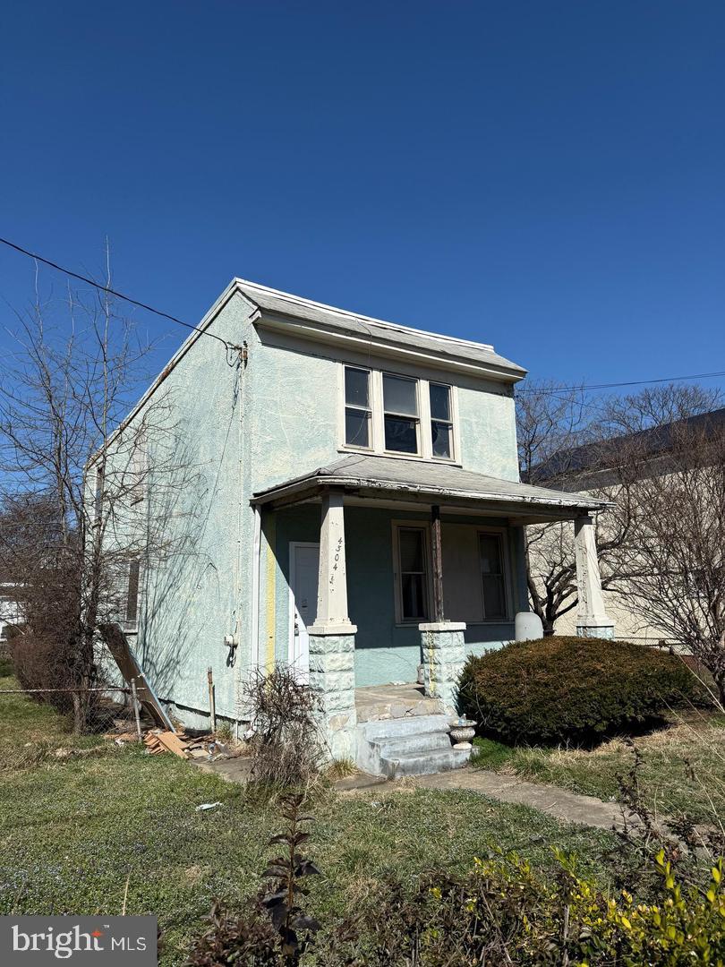 4304 Jay St Ne Property Photo 2