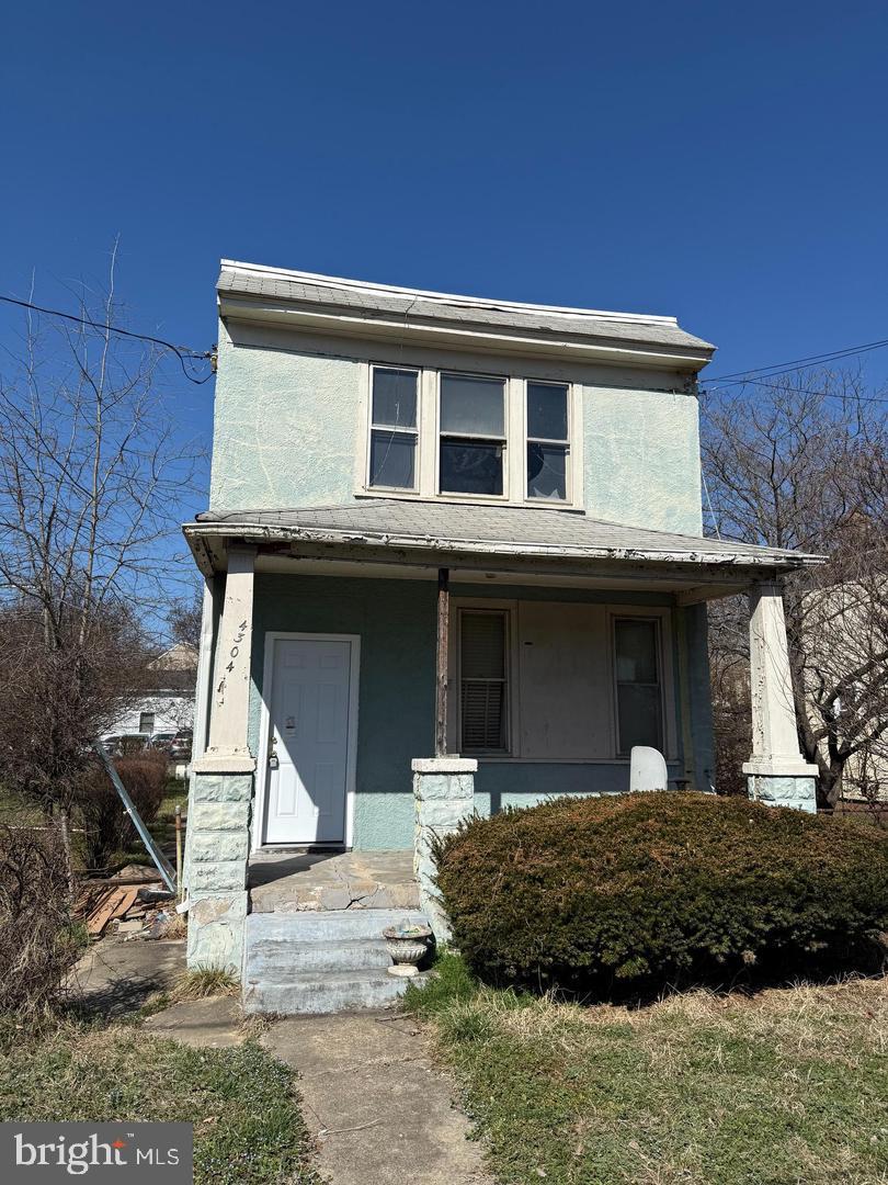 4304 Jay St Ne Property Photo 8