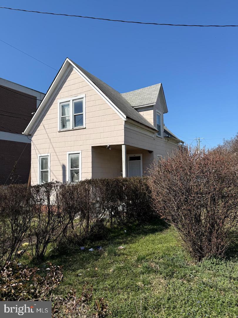 4304 Jay St Ne Property Photo 9