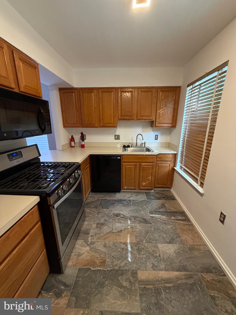 3708 Franklin D Roosevelt Ne #b Property Photo 2