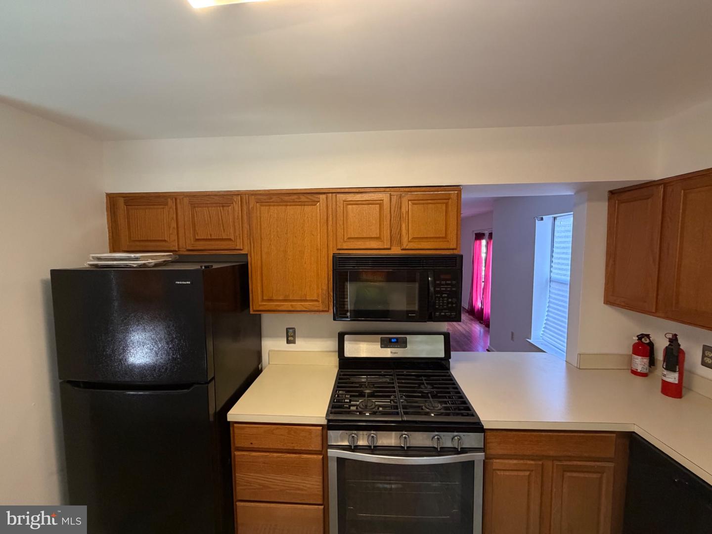 3708 Franklin D Roosevelt Ne #b Property Photo 3