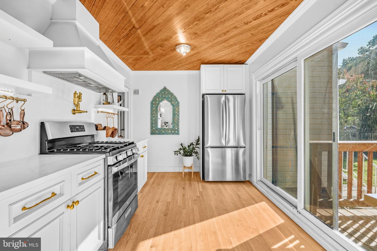 DCDC2279266 Property Photo 9