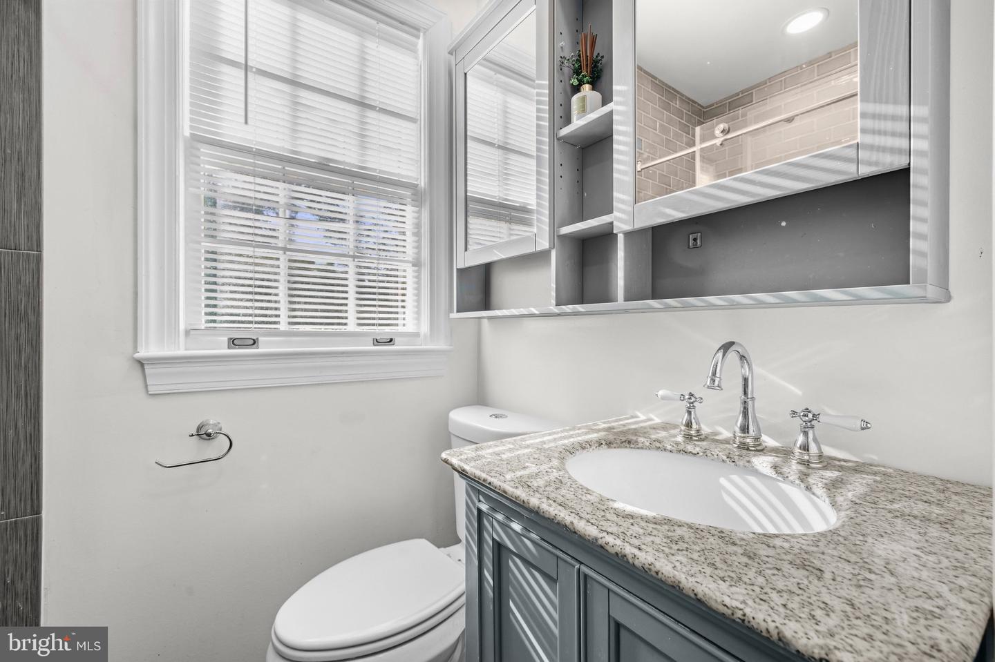DCDC2279266 Property Photo 31