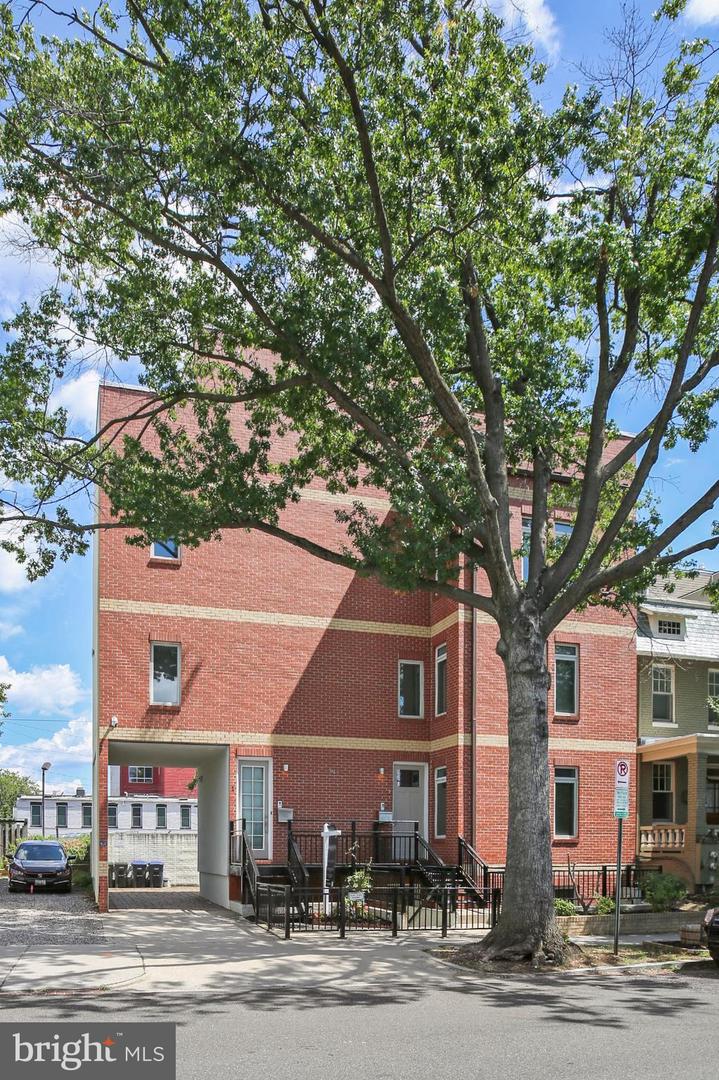 915 3rd St Ne Property Photo 75