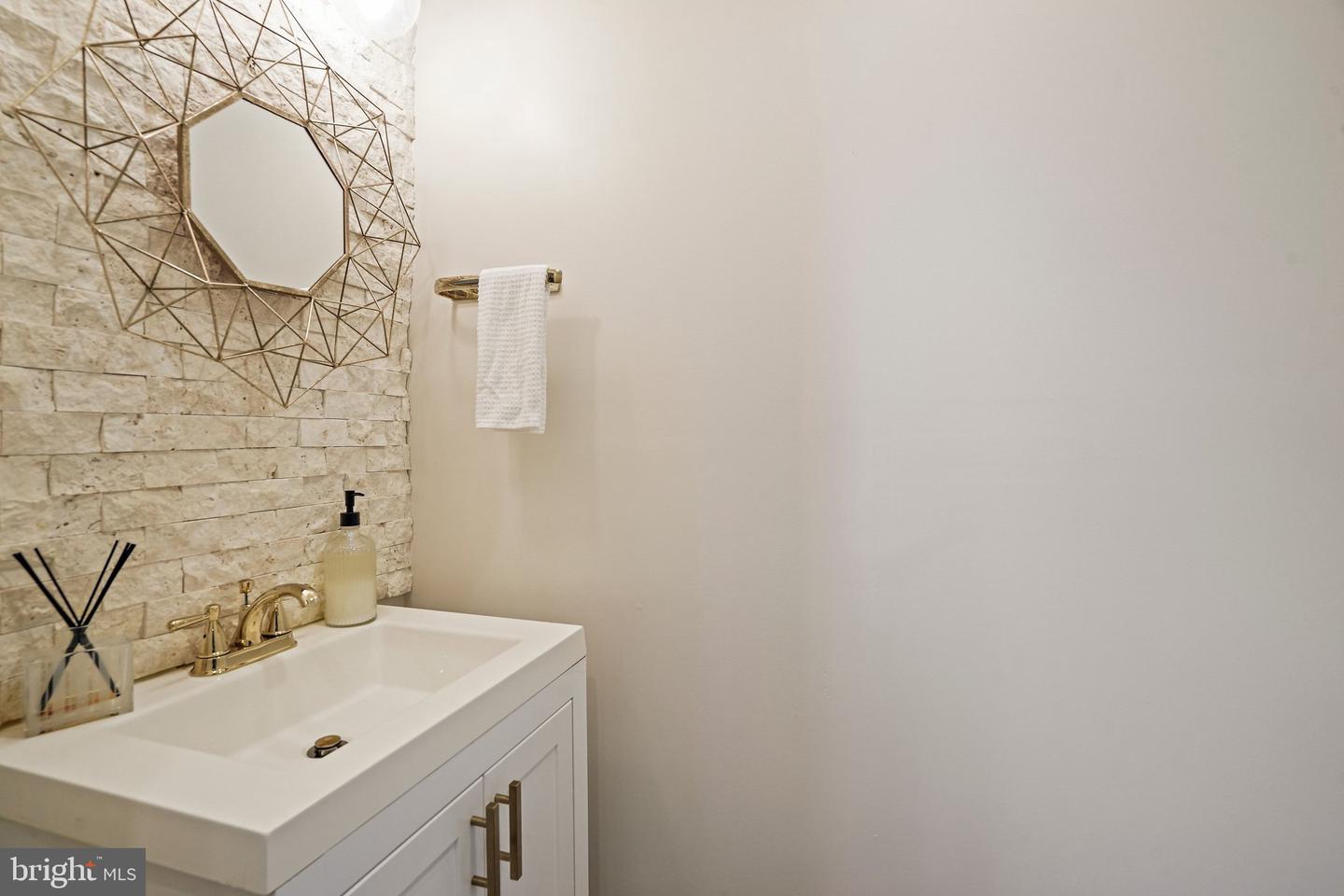 1730 Montana Ave Ne #1730 Property Photo 7