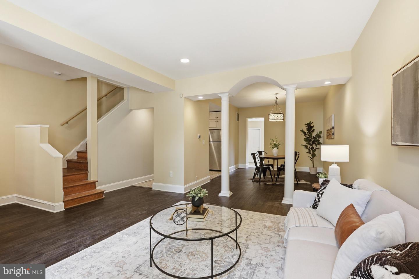 608 Kenyon St Nw Property Photo 4