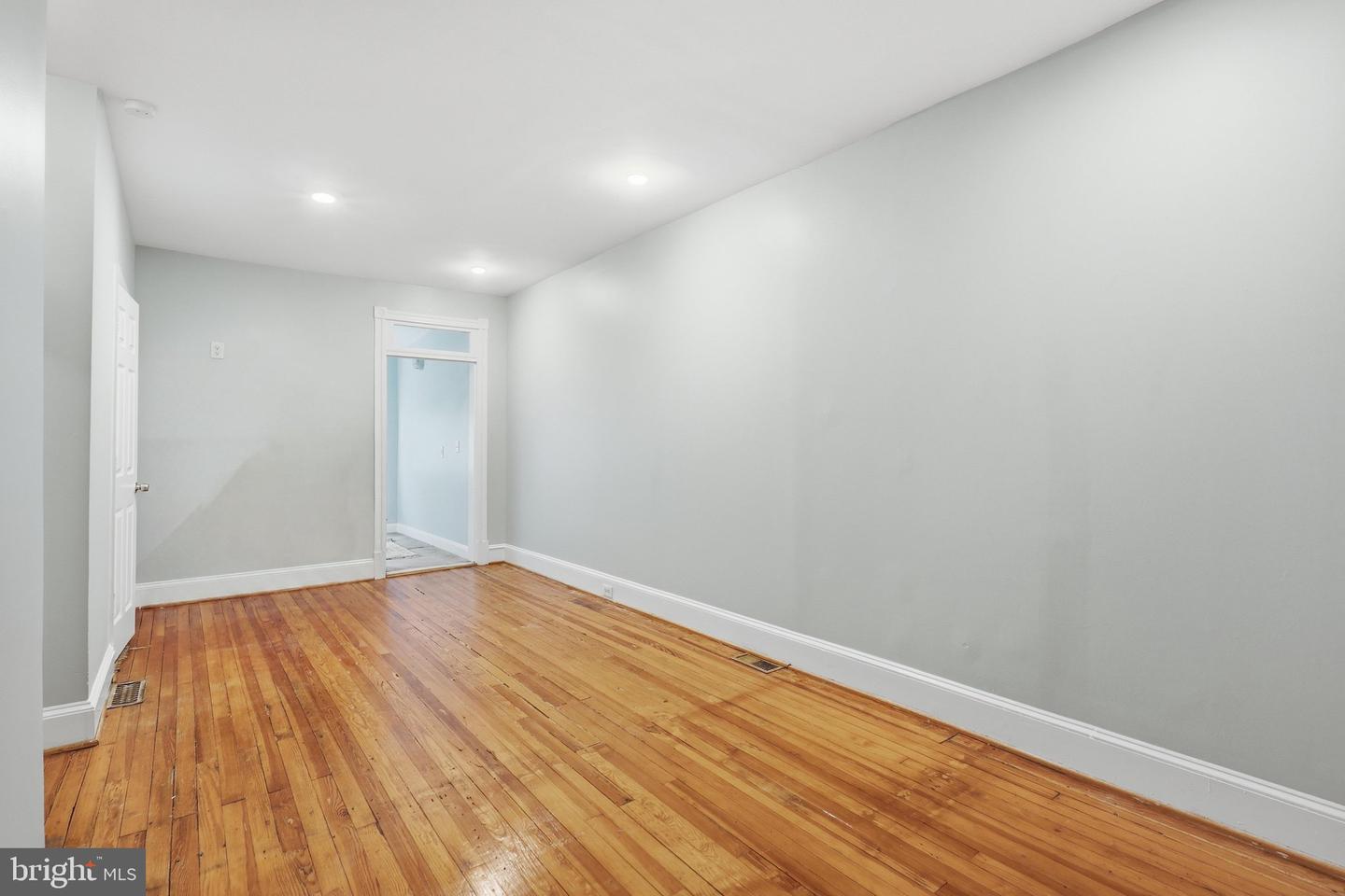 608 Kenyon St Nw Property Photo 14
