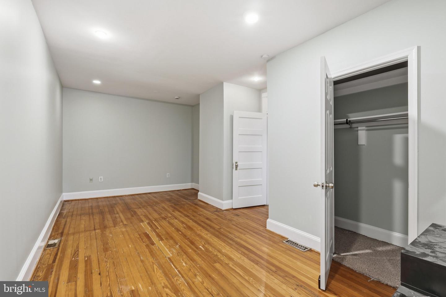 608 Kenyon St Nw Property Photo 15