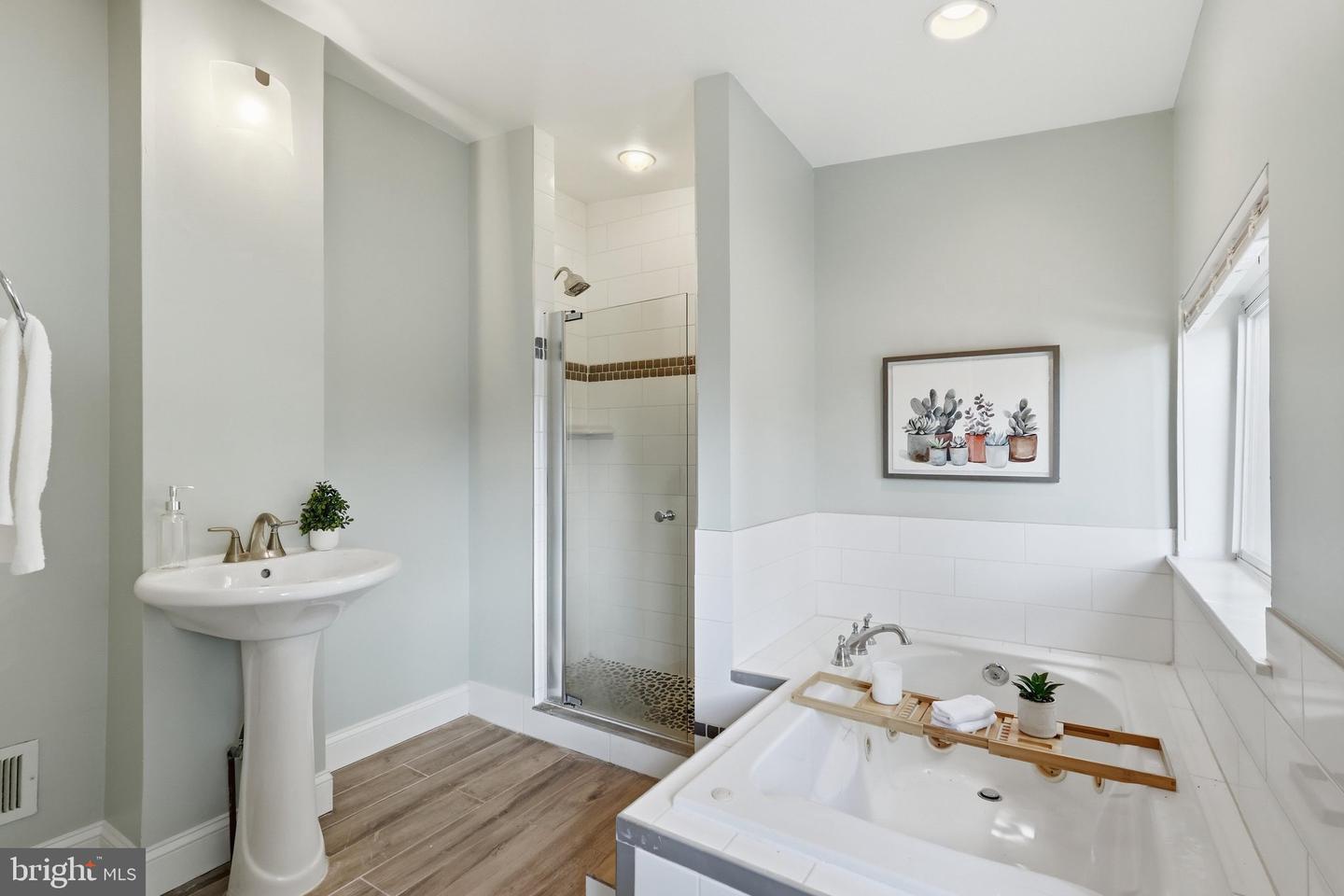 608 Kenyon St Nw Property Photo 17