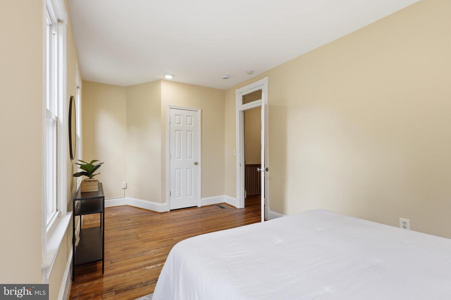 608 Kenyon St Nw Property Photo 19