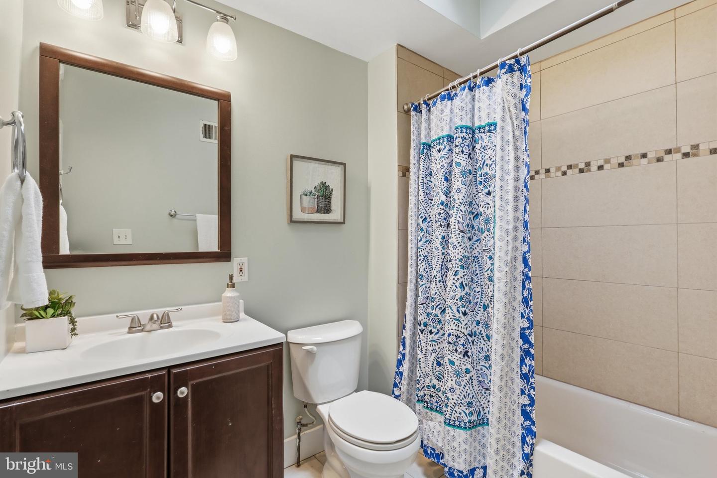 608 Kenyon St Nw Property Photo 20