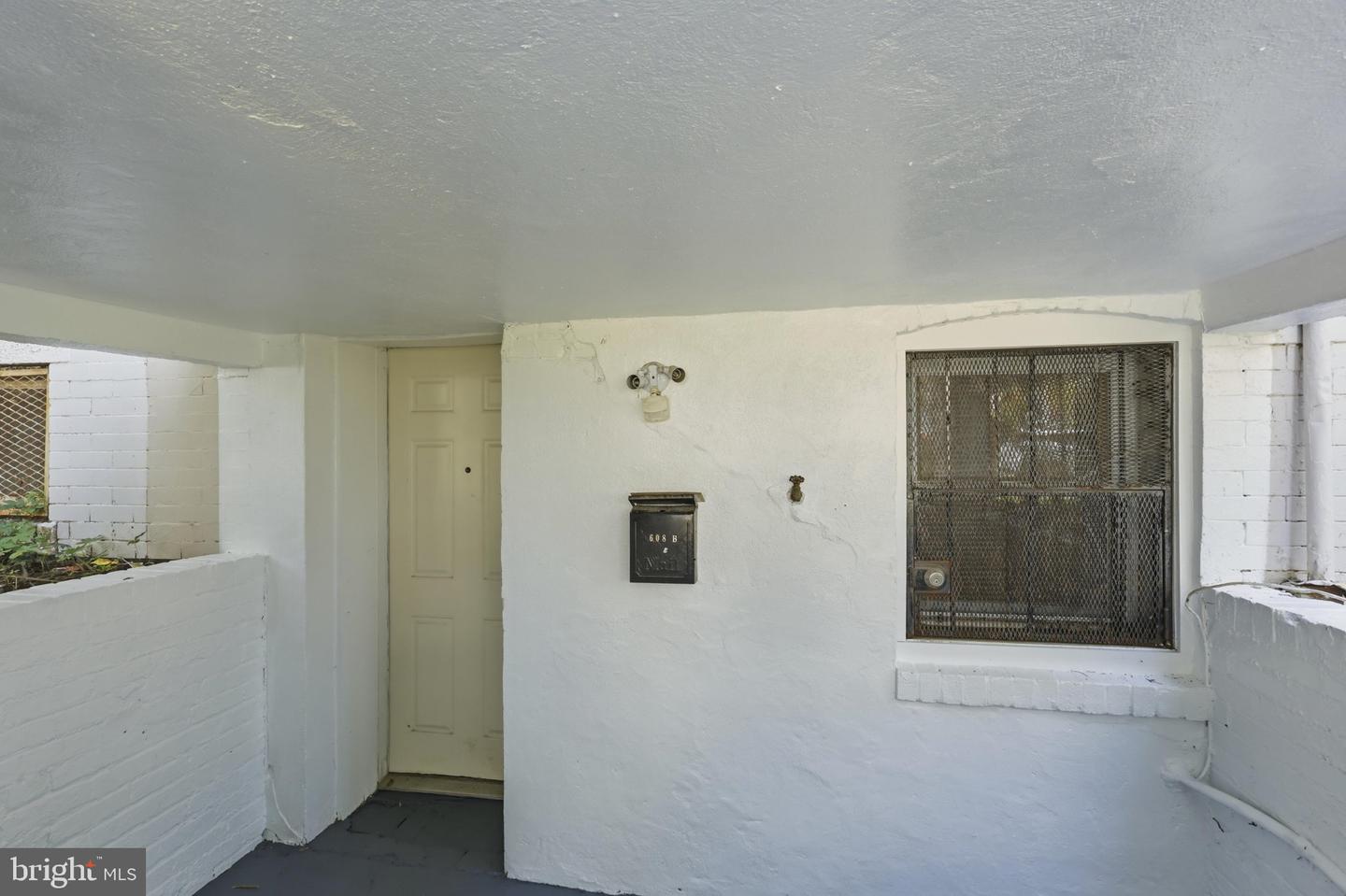608 Kenyon St Nw Property Photo 27