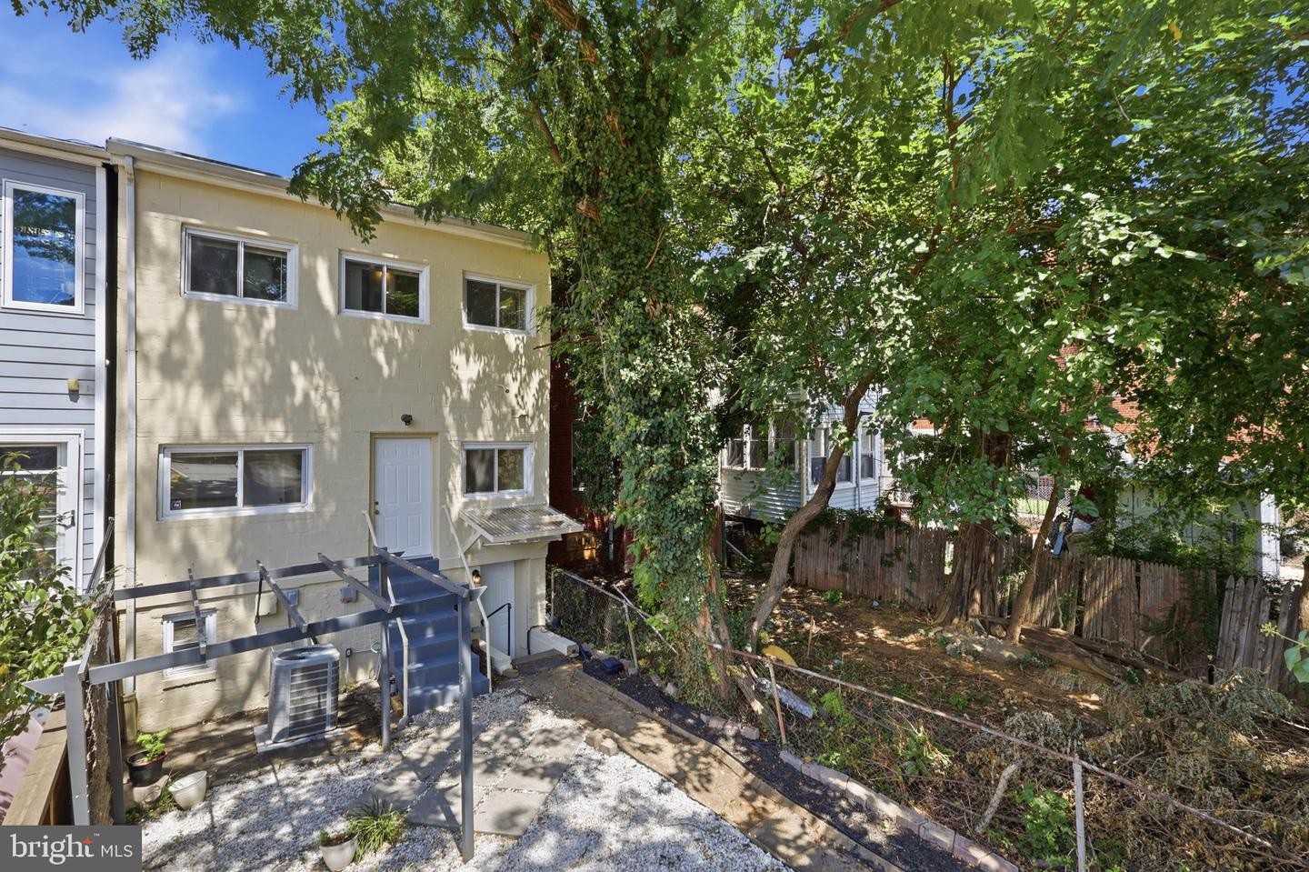 608 Kenyon St Nw Property Photo 29