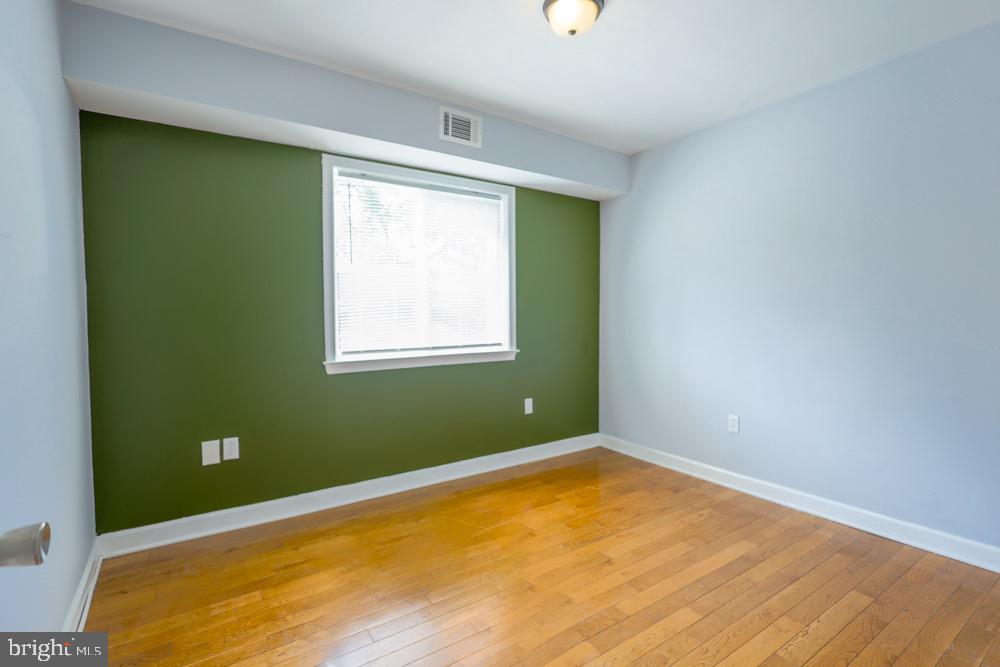 4013 Gault Pl Ne #302 Property Photo 7