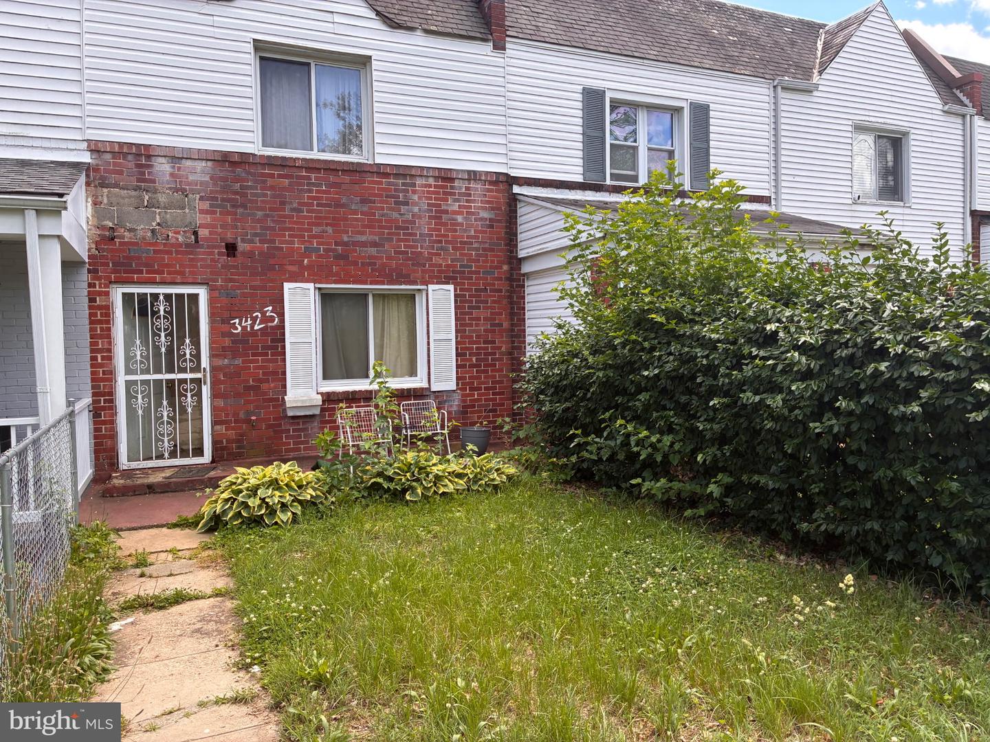 3423 Clay St Ne Property Photo 1