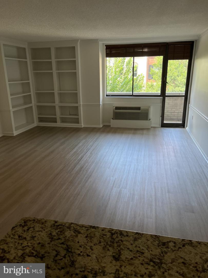 1325 18th St Nw #305 Property Photo 8