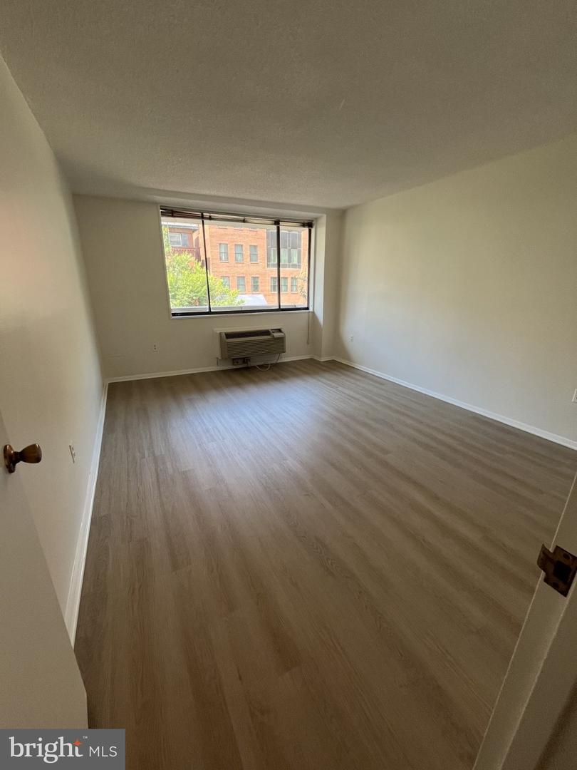1325 18th St Nw #305 Property Photo 12