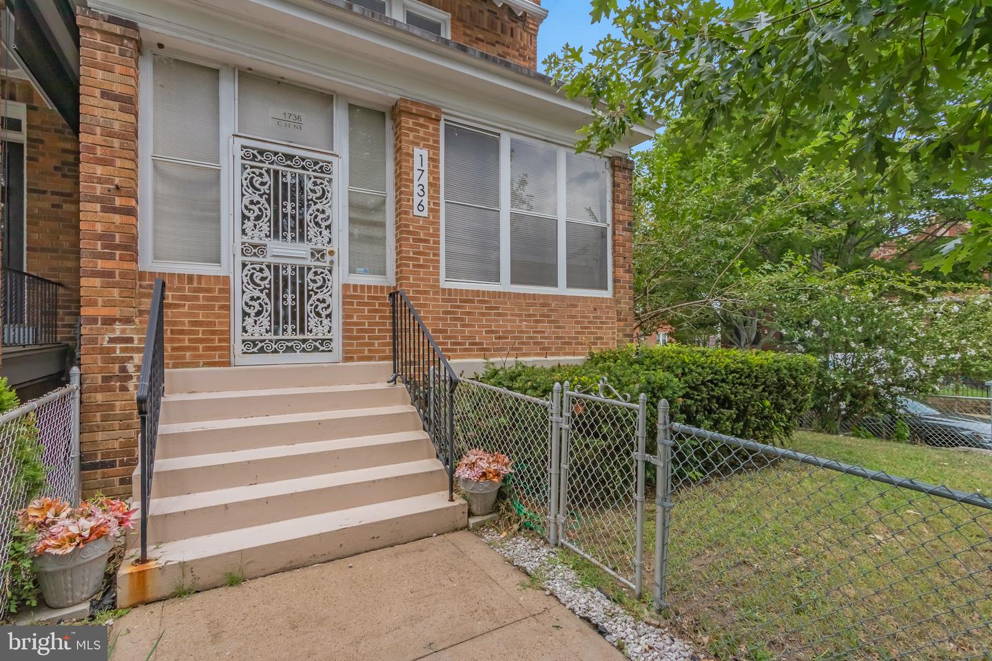 1736 C St Ne Property Photo 2