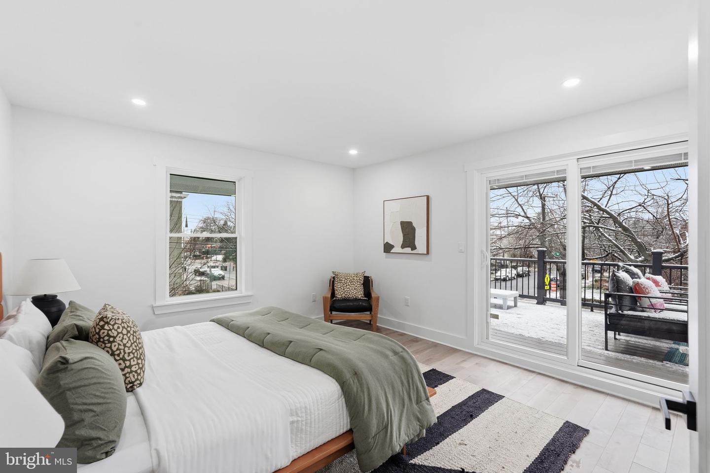 1355 Longfellow St Nw Property Photo 18