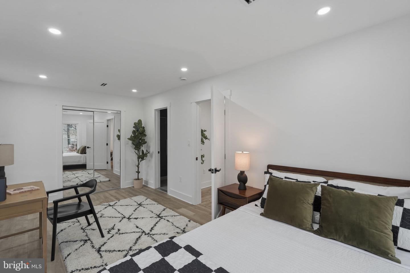 1355 Longfellow St Nw Property Photo 25