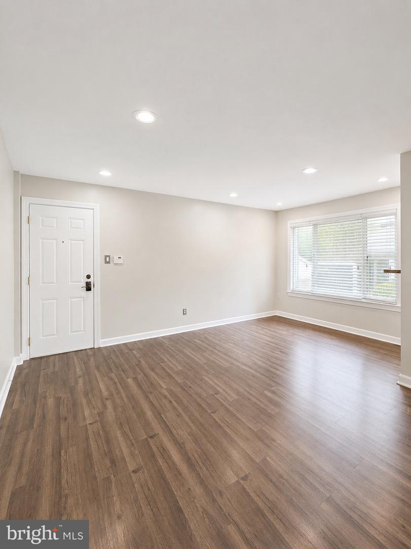 705 BRANDYWINE ST SE #101 Property Photo 1
