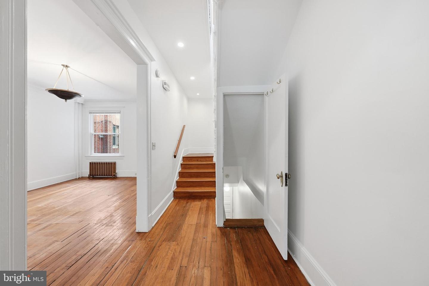 1419 Monroe St Nw Property Photo 4