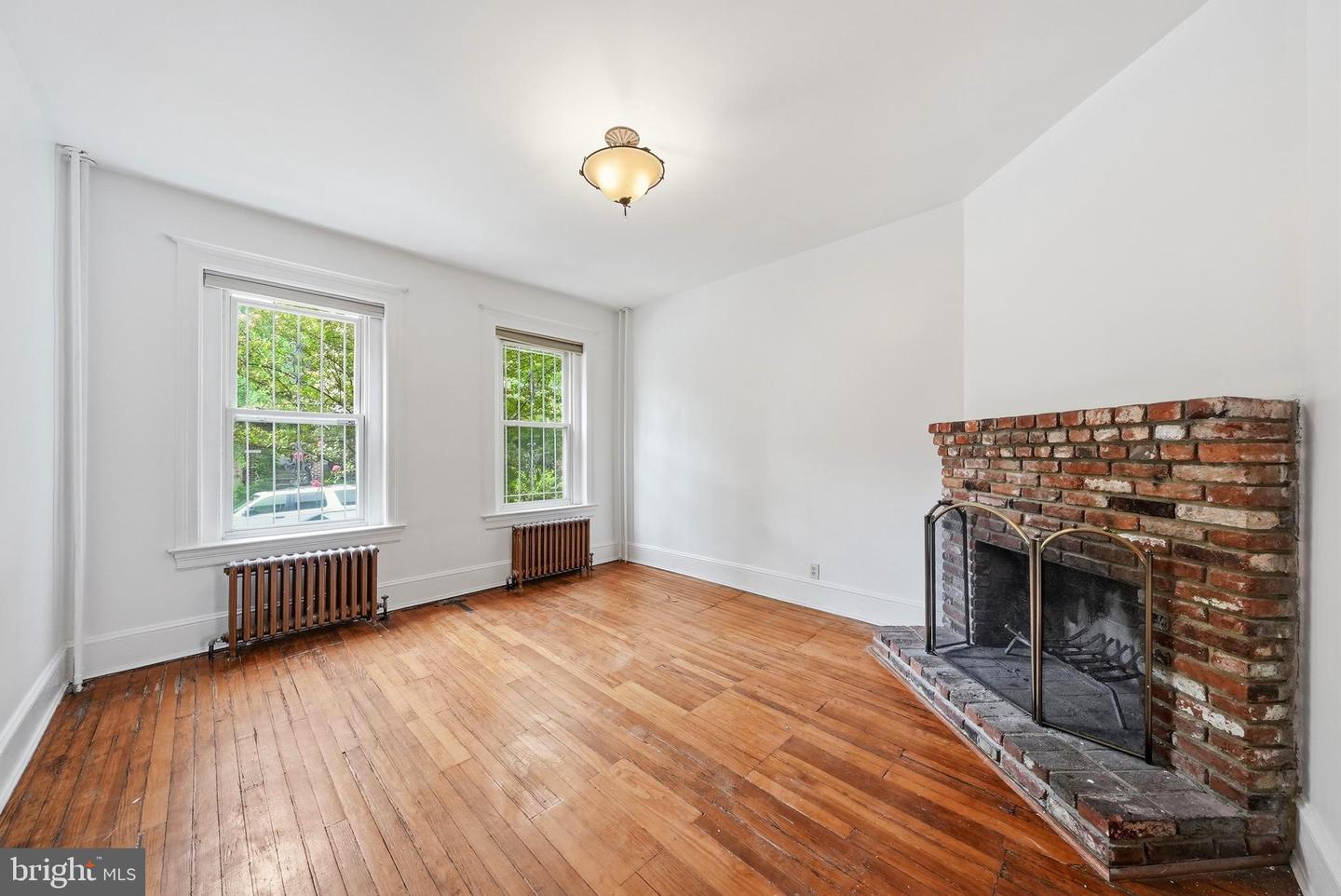 1419 Monroe St Nw Property Photo 5