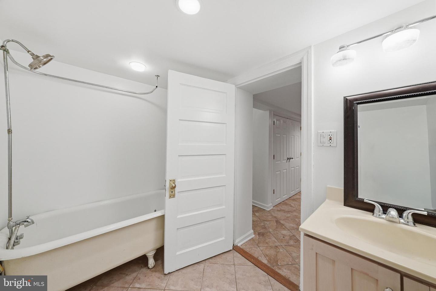 1419 Monroe St Nw Property Photo 34