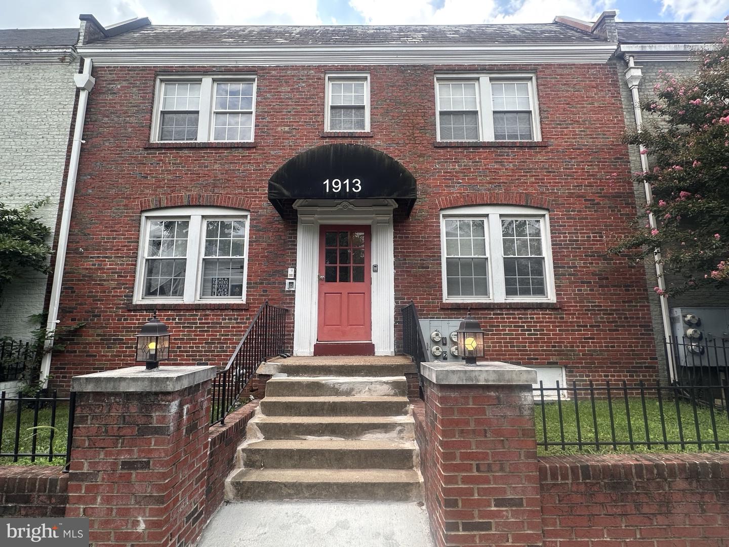 1913 Rosedale St Ne #1 Property Photo 2